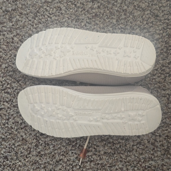 Hey Dude Wendy knit  color is tan  size 10 ladies - Picture 2 of 4